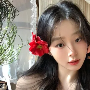 Women's Fabric Flower Hair Clip Exquisite Resort Style Duckbill Side Clip Sweet Versatile Floral Hair Accessory Handmade Fashion Headwear Gift