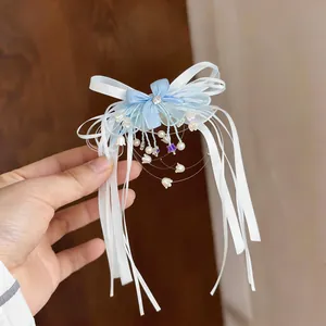 Barrettes papillon de rêve français exquise avec des détails de zircon étincelants.