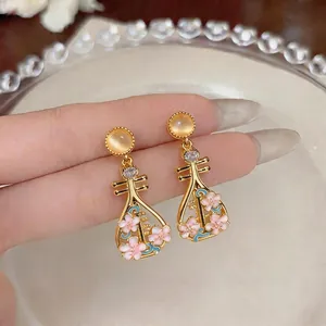 Orecchini a Bottone a Forma di Strumento Musicale Pipa in Nuovo Stile Cinese per Donna in Rame Placcato Oro Rosa Fiore di Ciliegio Strass Orecchini Eleganti Con Perno in Argento Sterling 925