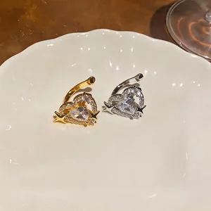 Eleganti polsini per orecchie con cuore e stella in zircone, in oro e argento per donne