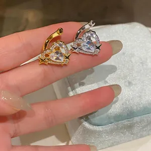 Elegante set di ear cuff minimalisti con cuore e stella in zirconia oro e argento