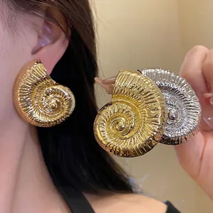Pendientes retro de concha de nautilo de gran tamaño en acabado metálico oro y plata