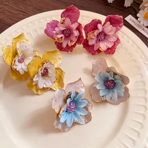 Pendientes de flores de esmalte de colores hechos a mano para vacaciones de verano