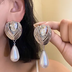 Orecchini a Bottone in Lega con Strass a Goccia d'Acqua Con Perno in Argento Eleganti Orecchini con Perla Artificiale per Gioielli da Donna
