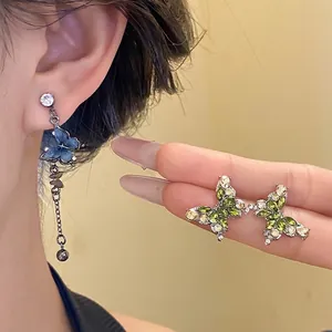 Élégantes Boucles d'Oreilles Papillon en Cuivre avec Zirconia et Tige en Argent Sterling 925 pour Femmes Bijoux de Gland à Chaîne Longue
