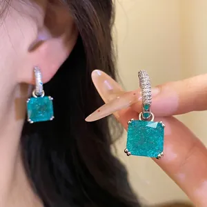 Orecchini Huggie Con Pendente in Zirconia Quadrata Vintage Per Donna Eleganti Orecchini Geometrici in Rame Placcato Argento Per Gioielli Da Banchetto Di Nozze
