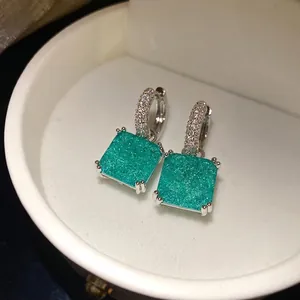 Eleganti orecchini a cerchio vintage in argento con pendenti quadrati in zircone turchese
