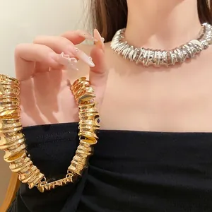 Exquisite retro chunky metallic ribbed necklace with gold and silver finishes for women