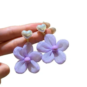 Elegant purple mesh flower earrings with heart-shaped pearls for beach vacation style