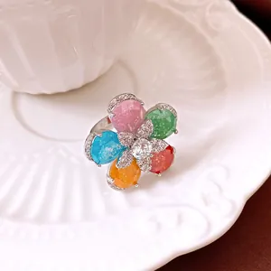 18k gold plated colorful flower ring with sparkling zircon in a luxury setting