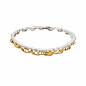 Squisito bracciale rigido traforato stile pizzo vintage francese con pietre e finitura bicolore