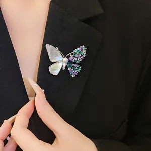 Elegant Asymmetric Butterfly Brooch Natural Shell Zirconia Artificial Pearl Brooch Pin For Women Fashion Suit Accessories