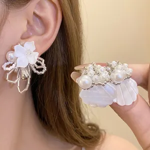 Handmade Beaded Gardenia Flower Seashell Stud Earrings For Women Resin Artificial Pearl Vintage Fresh Style Jewelry Silver Post