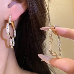 Luxury Copper Rhinestone Four-Leaf Clover Hoop Earrings For Women Minimalist Gold Floral Inlaid Stud Earrings Elegant Party Jewelry
