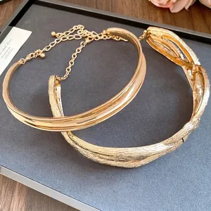 High-quality elegant gold-tone metallic wrinkled wrap necklace in retro court style