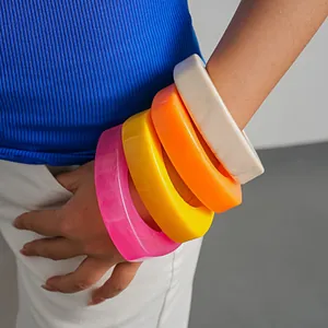 Mode Unregelmäßige Geometrische Harz Armreif Für Damen Bunte Verschwommene Marmorierte Dicke Armreif Armband Dopamin Stil Schmuck Geschenk