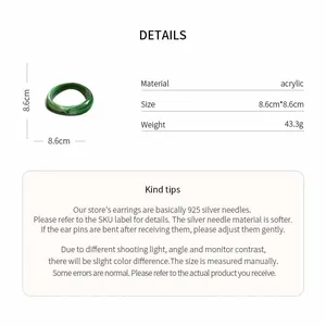 Vue détaillée d'un bracelet en acrylique marbré vert avec dimensions et poids