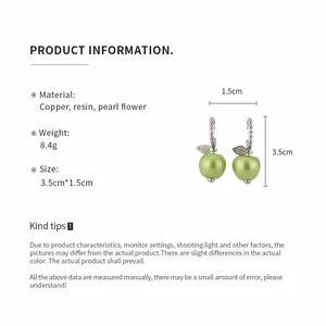 Detaillierte Produktinformationen mit Größen für diese grünen Apfel-Ohrhänger.