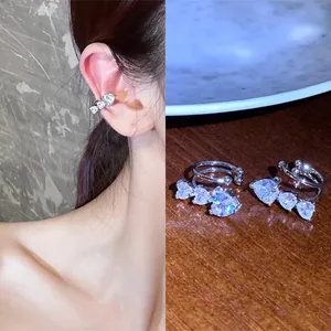 Exquisito Ear Cuff de Corazón de Circonia para Mujer Sin Perforación Brillante Clip de Hueso de Oreja de Cobre Plateado Joyería de Moda Regalo