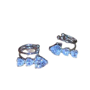 Elegantes pendientes de clip de corazón con circonitas brillantes para orejas sin agujero