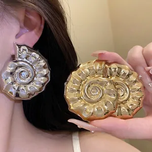 Orecchini a Lobo Retrò a Forma di Conchiglia in Metallo Ferro Lucido Orecchini a Spirale Con Perno in Acciaio per Donna Gioielli di Moda Minimalisti