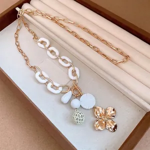 Vintage gold flower and resin link pendant necklace for women in gift box