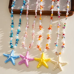Colliers en résine étoile de mer colorés de styles et tons variés pour la plage