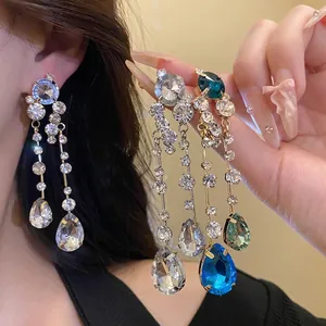 Luxuriöse Legierung Wassertropfen Anhänger Ohrringe Mit Silber Ohrringpfosten Exquisite Strass Eingelegte Lange Quaste Ohrstecker Für Damen
