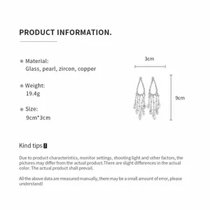 Detalle de pendientes colgantes de circón y perla con dimensiones y especificaciones.