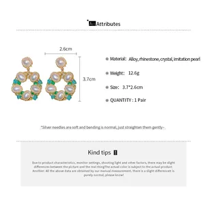 Détails et spécifications des boucles d'oreilles vintage françaises à perles et cristaux
