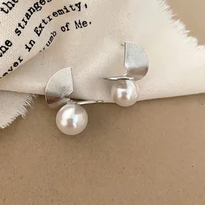 Elegant French retro silver fan-shaped stud earrings featuring classic white pearl drops