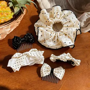 Elegante set di accessori per capelli a pois con elastico, pettini e fermagli
