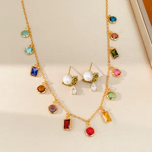Elegante set di gioielli placcati in oro 18k con zirconi multicolori e perle raffinate