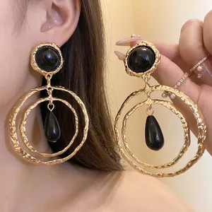 Vintage Alloy Resin Round Dangle Earrings Gold Plated Crinkled Circle Earrings With Black Teardrop Pendant Women Jewelry