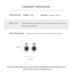 Vue détaillée des boucles d'oreilles carrées en zircon vert avec dimensions