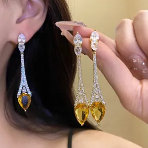 Boucles d'Oreilles Pendentif en Zircone Goutte d'Eau Plaquées Or 18K pour Femmes Mode Simple Tige en Argent Boucles d'Oreilles Clous Zircon Jaune Bijoux