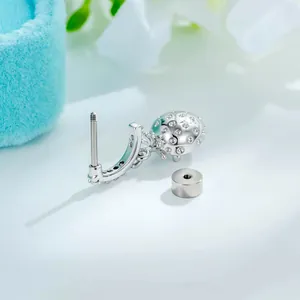 Clou d'oreille fraise en argent avec tige en titane et fermoir à vis pour piercing