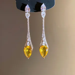 Élégantes boucles d'oreilles pendantes en argent plaqué or 18k et zircon jaune poire