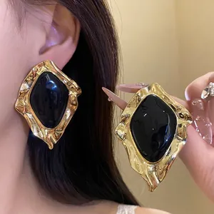 Vintage Irregular Geometric Stud Earrings for Women Gold Plated Alloy Black Enamel Oil Drip Earrings With Silver Earring Post
