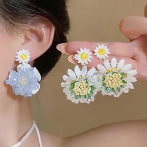 Pendientes de Botón de Vidrio en Forma de Flor Hechos a Mano Con Poste de Plata de Ley 925 Estilo Coreano Minimalista Pendientes de Cuentas de Margarita