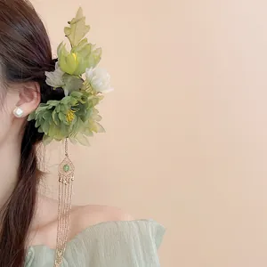 Elegant Chinese style green flower hair clip with long metallic tassel for Hanfu styling