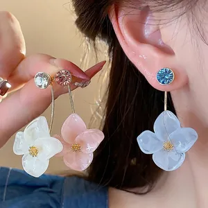 Elegant 18k gold plated resin flower earrings with sparkling rhinestones for women