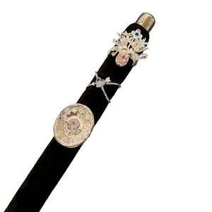 Ensemble de bagues vintage françaises avec zircons, motifs de fleurs et de cœur