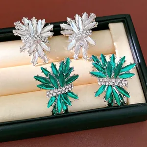 Pendientes de Botón de Aleación con Diamantes de Imitación de Fuego Artificial Irregular Poste de Plata para Mujer Moda Elegante Joyería
