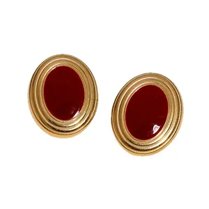 Orecchini a perno vintage in acciaio inossidabile dorato con smalto rosso stile Hong Kong