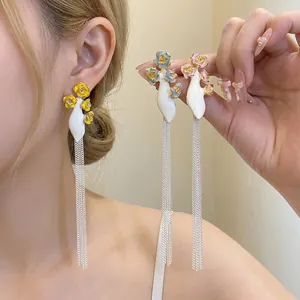 Boucles d'Oreilles Pendantes Vintage Fleur en Email et Gland Style Palais Longues Boucles d'Oreilles Avec Tige en Argent