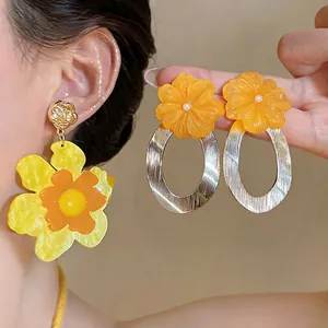 Exaggerated Resin Flower Drop Earrings For Women Luxury Gold Plated Alloy Metal Geometric Hoop Earrings 925 Sterling Silver Earring Post Fashion Jewelry