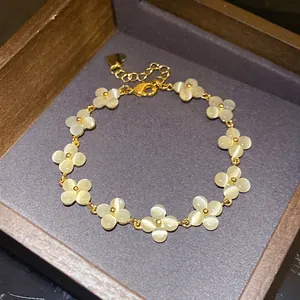 French Style Cat's Eye Stone Floral Link Bracelet Gold Plated Copper Heart Pendant Adjustable Elegant Women Fashion Jewelry