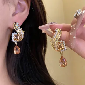 Squisiti Orecchini a Bottone Retrò a Goccia per Donna Gioielli in Rame di Lusso Leggero con Zirconia Intarsiata e Perno in Argento