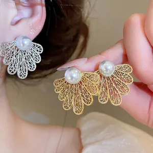 Pendientes de Botón de Perla Artificial de Hoja Hueca Lujo Elegante Chapado en Oro Plata Poste Plata de Ley 925 Joyería de Moda Mujer